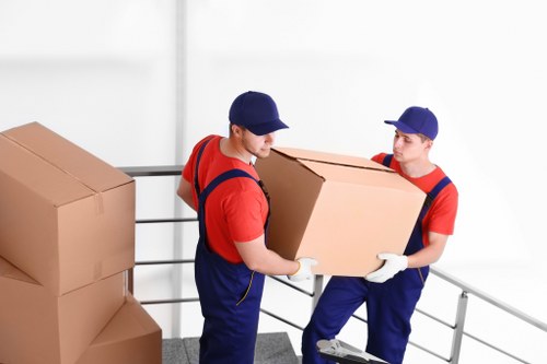 Moving van service for Hampton Wick home removals